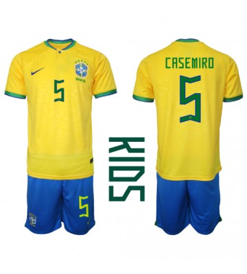 Brasil Casemiro #5 Hjemmedraktsett Barn VM 2022 Kortermet (+ Korte bukser)